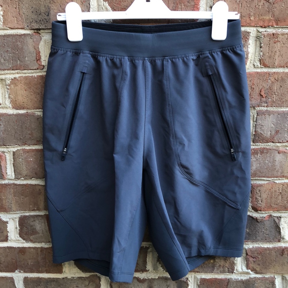 Mens lululemon shorts. Excellent condition medium